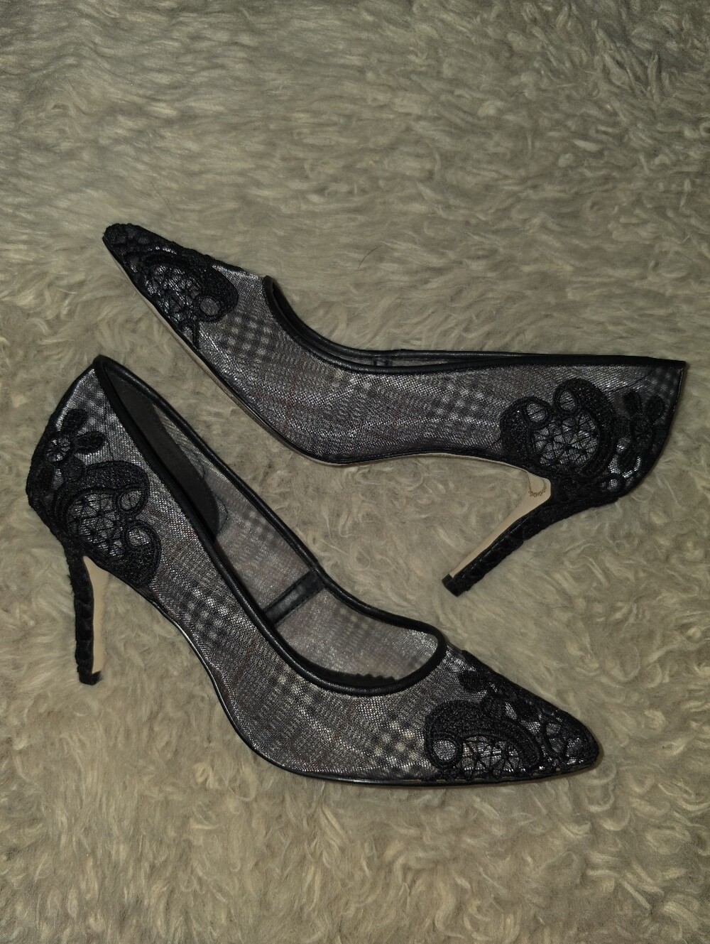EUC Karl Lagerfeld Paris Rey 2 Plaid Lace Pumps, Size 7.5